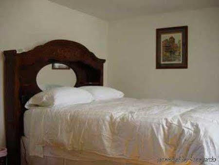The Sunny Grange Bed & Breakfast Campton Phòng bức ảnh